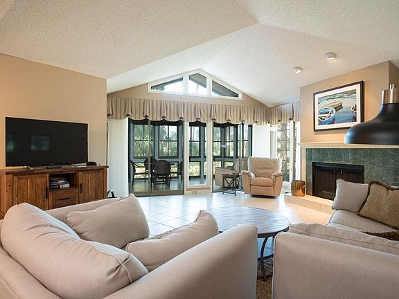 5th image of 321 Quail Pointe Dr