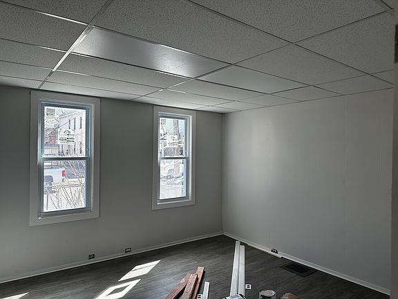 3rd image of 3856 W 40th St
