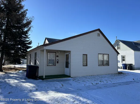 322 E Broadway St, Dickinson, ND 58601