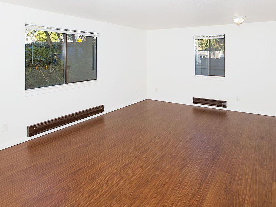 1st image of 10544 Whitman Ave N APT 101