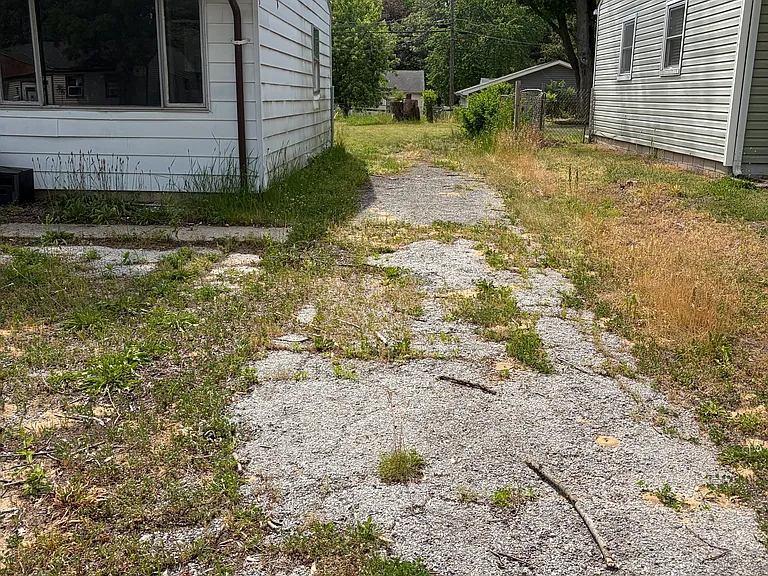 2182 Warrick St — Photo 21
