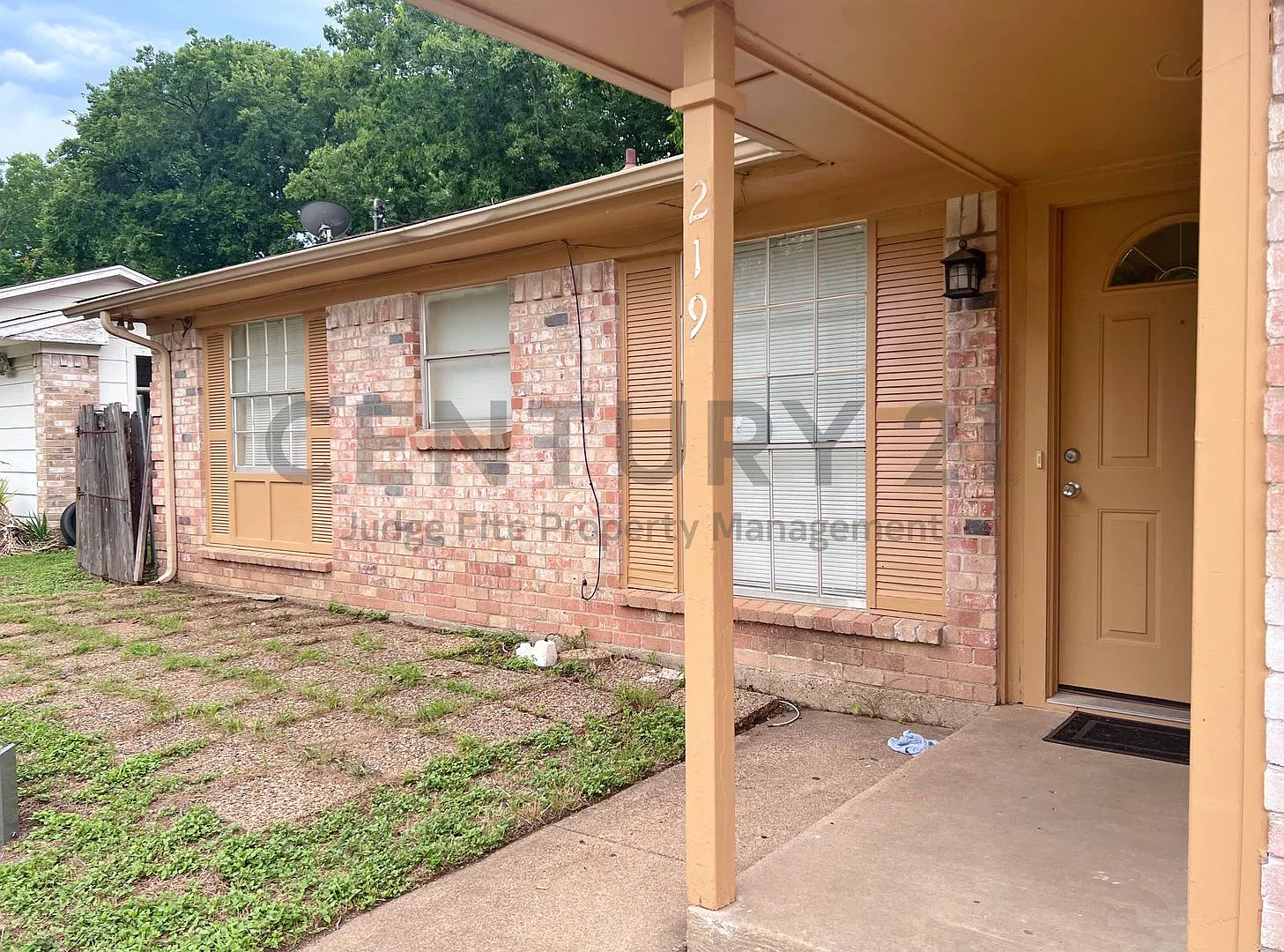 Charming 2-Story 3/3/2 in Duncanville For Rent! — Photo 2