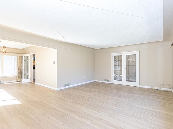 5th image of 3510 Richmond Rd