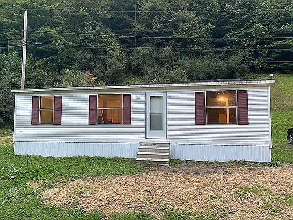 5th image of 61 Whitley Dr