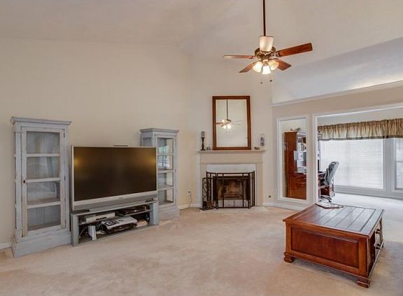 5th image of 2670 Matlin Way