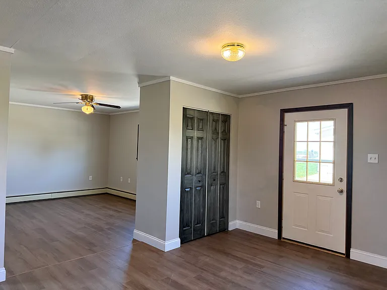 454 Hy Vue Dr #460 — Photo 3