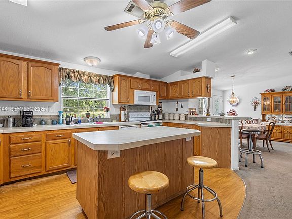 3rd image of 12251 SE 66th Pl