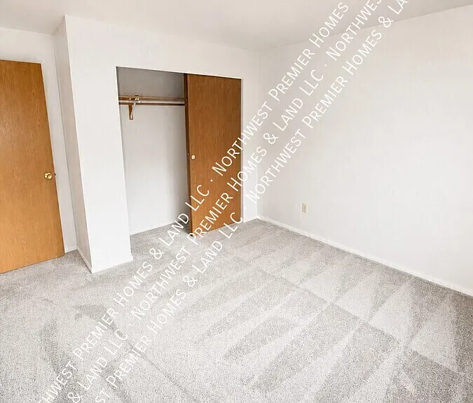 114 NW 3rd Pl #E — Photo 8