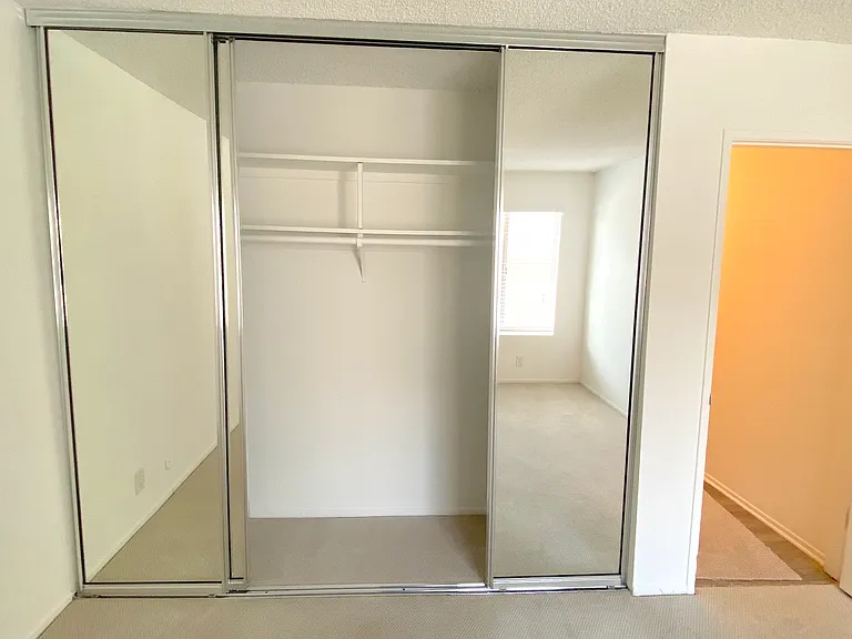 321 S Sherbourne Drive — Photo 8