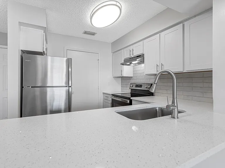 Town Aventura — Photo 27