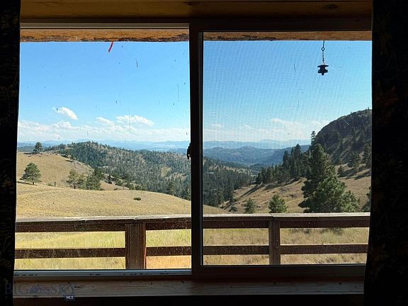 30th image of 64 Lookout Point Ln