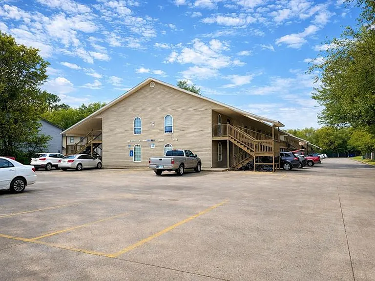 Springdale Station Apartments — Photo 6