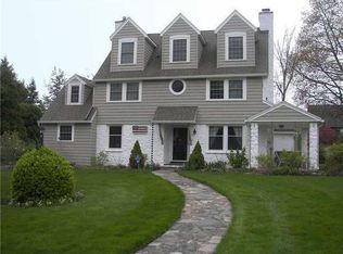 25 Monteroy Rd, Rochester, NY 14618