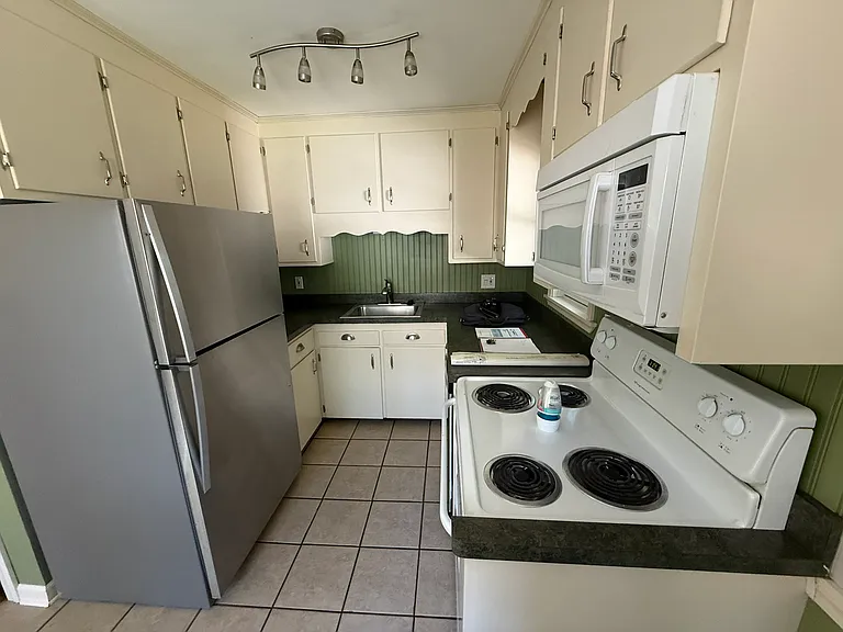 192 Highland Ave — Photo 8