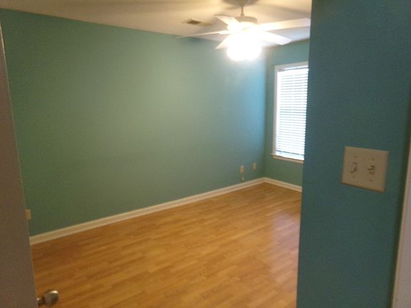 5th image of 601 Hickory Hollow Cir