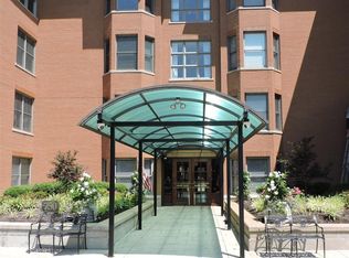 750 S Hanley Rd APT 160, Saint Louis, MO