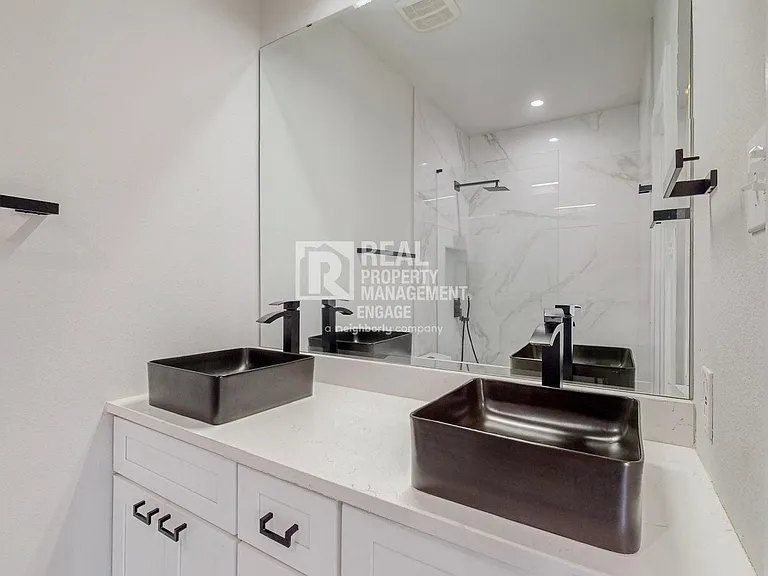 4307 Gilbert Ave #306 — Photo 20