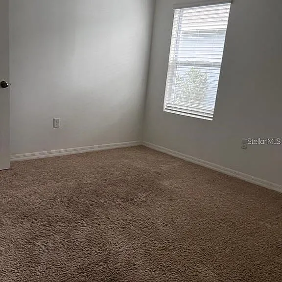 521 Nicken Grv — Photo 11