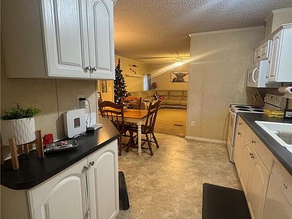 4th image of 250 Havens Rd