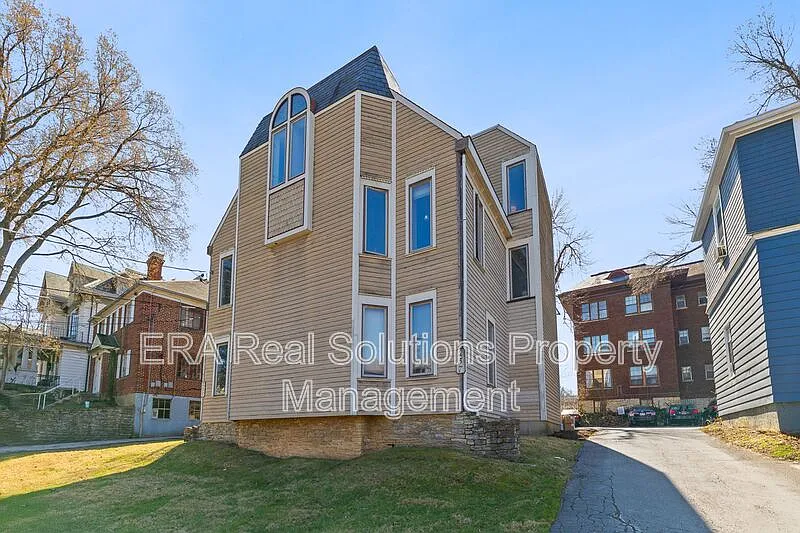 255-257 Loraine Ave #6