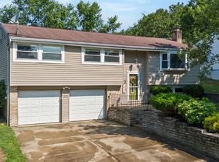 403 3rd St, Oakdale, PA 15071