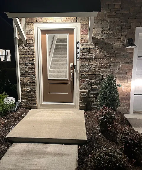 690 McCormick Farm Dr — Photo 2