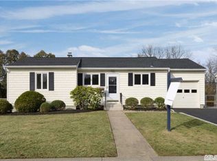 169 Morton Blvd, Plainview, NY 11803