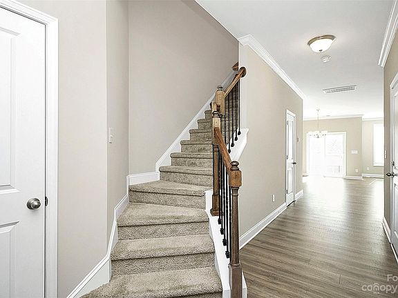 4th image of 4919 Harris Woods Blvd
