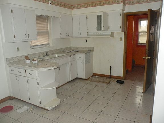 4th image of 5824 S Tripp Ave