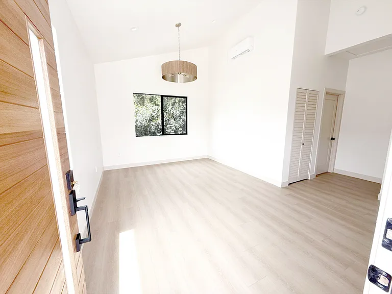 3017 Orange Ave #1 — Photo 2