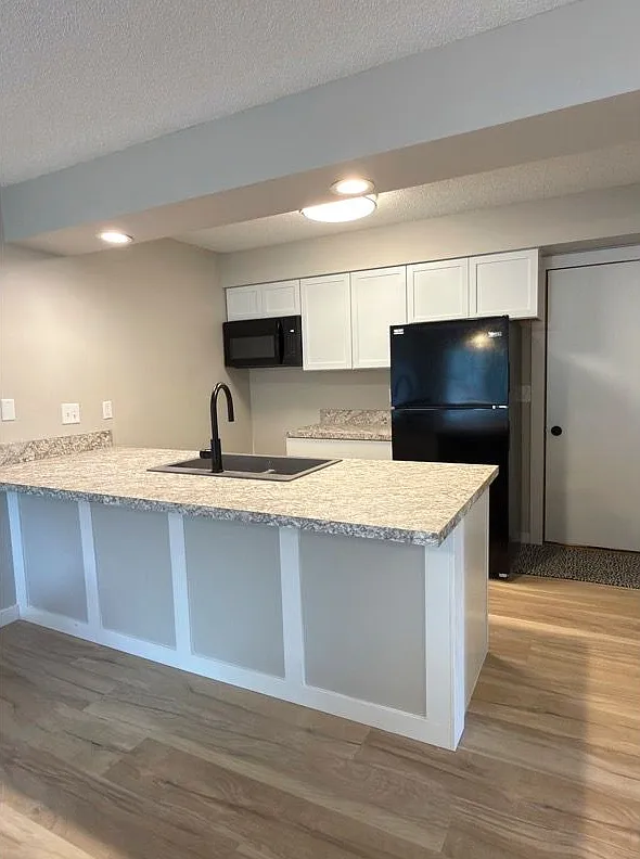 3 bed, 1.5 bath, 1420 sqft, $1,725 — Photo 4