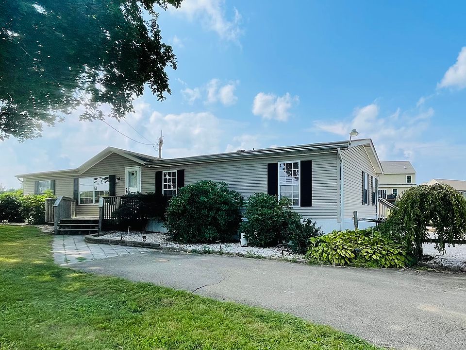 2nd image of 493 Waterway Rd