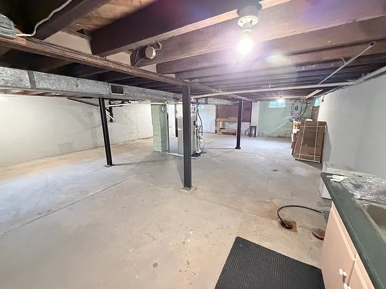 143 E Lincoln Ave — Photo 25
