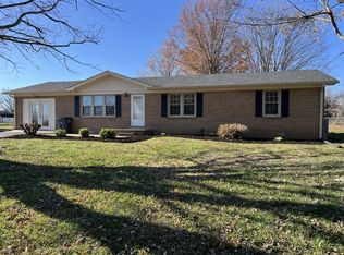 1203 Flippin Dr, Lafayette, TN 37083