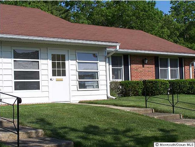2nd image of 246 Jefferson Court #D