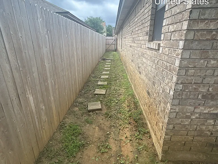 4211 Meadow Park Dr — Photo 14