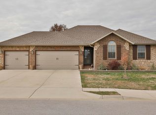 1217 N 10th Ave, Ozark, MO 65721