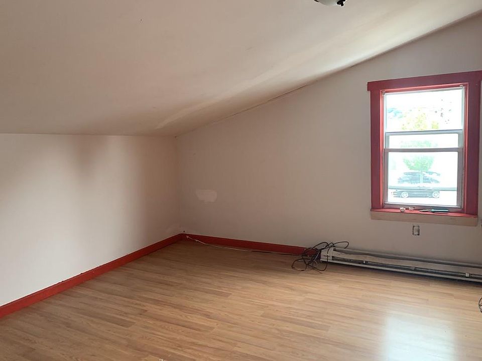 2nd image of 17 Mason St #2