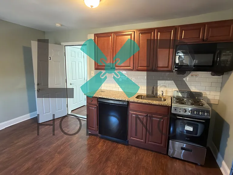 49 N Farson St #3 — Photo 9