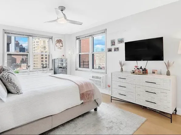 160 East 27th Street image 3 of 8