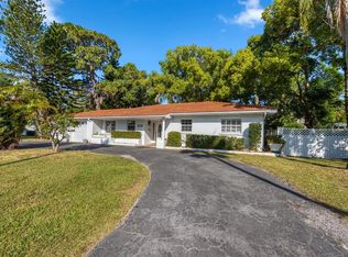 1712 Indian Rocks Rd, Belleair, FL 33756