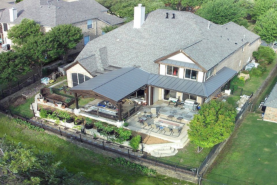 2nd image of 1945 Club Lake Cir