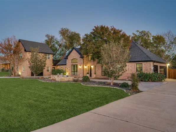 650 Melody Ln, Lakewood Village, TX 75068