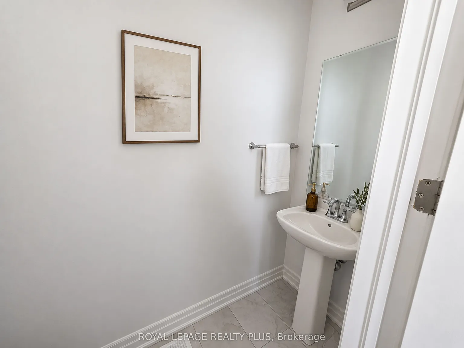 4 bed, $4,400 — Photo 4