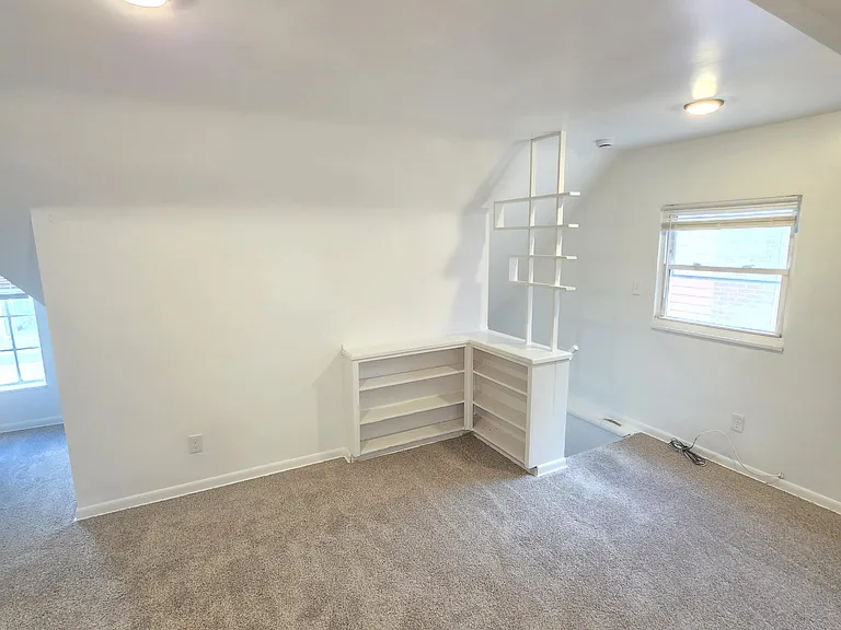 15763 Robson St — Photo 27