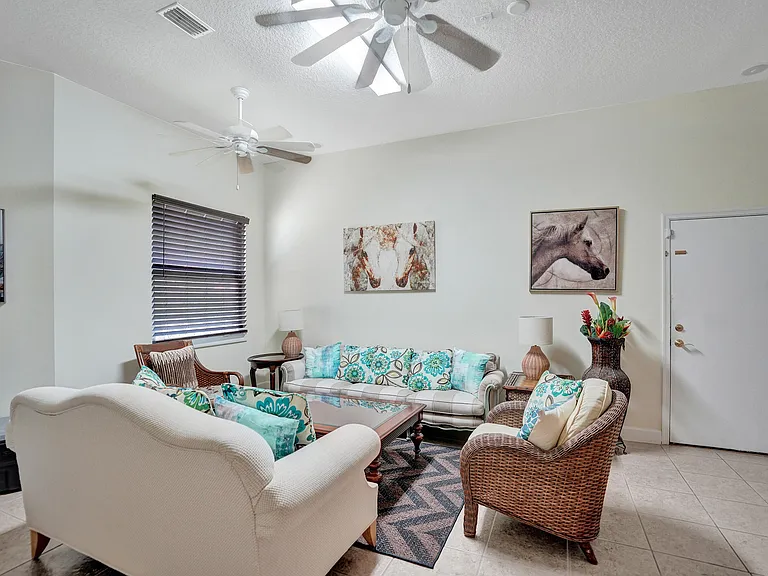 15910 Lindbergh Ln — Photo 37