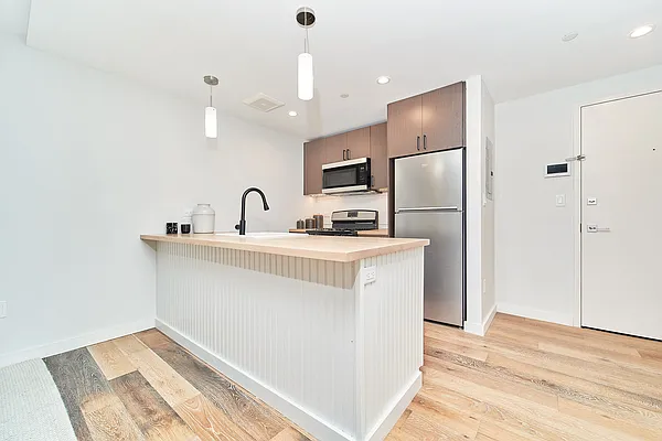 Rented by Living New York | media 37