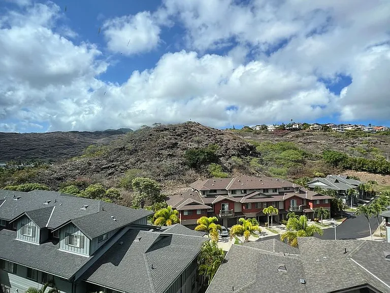 HALE MANU — Photo 11