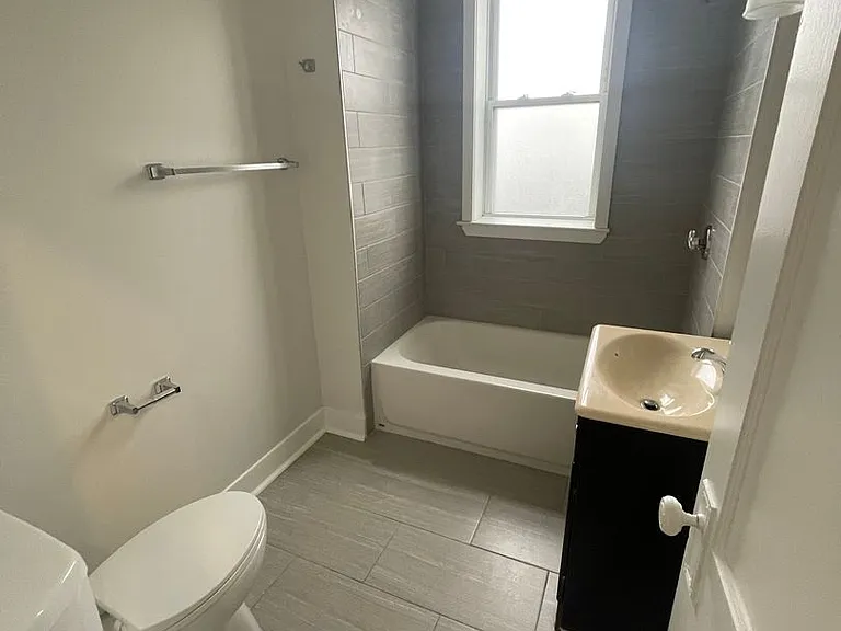 11933 Commonwealth Ave #23 — Photo 3