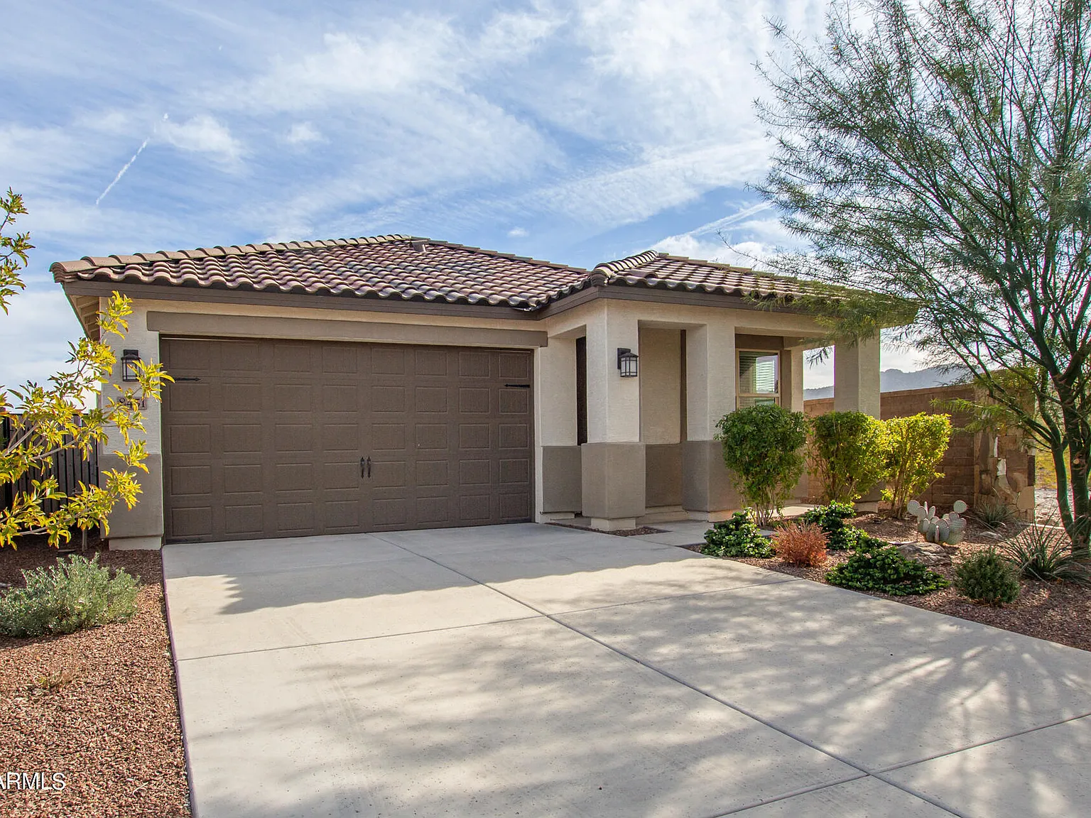3 bed, 2.0 bath, 1967 sqft, $2,150 — Photo 2
